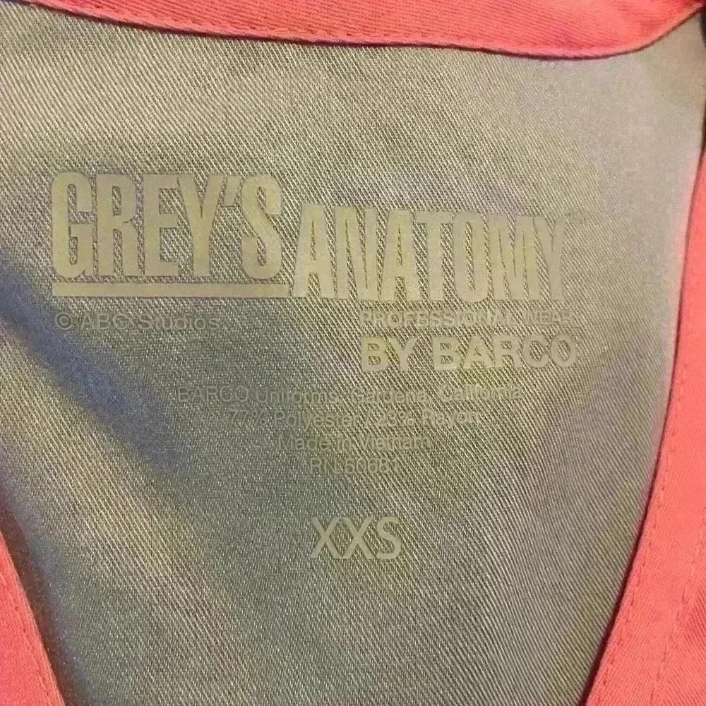 Grey’s Anatomy Scrub Top - Picture 3 of 3